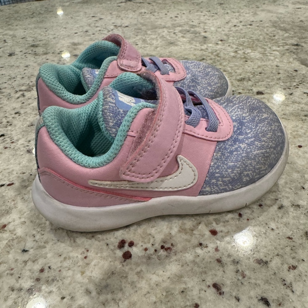 Nike pink Velcro sneakers toddler size 6 - Picture 4 of 8